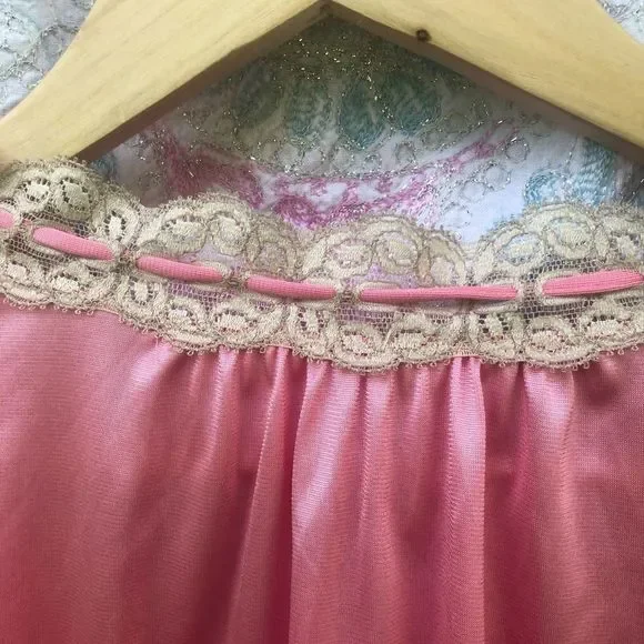 Vintage Buttoned Robe - Picture 7 of 7